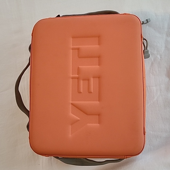 Yeti DayTrip Lunch Box, Coral/peachy, Cooler - Picture 4 of 16